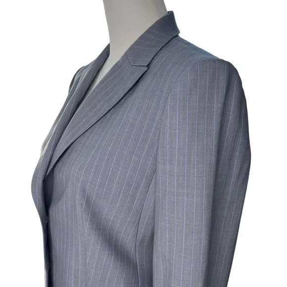 Banana Republic Women's Gray Pinstripe Blazer Size 6 - Picture 4 of 12